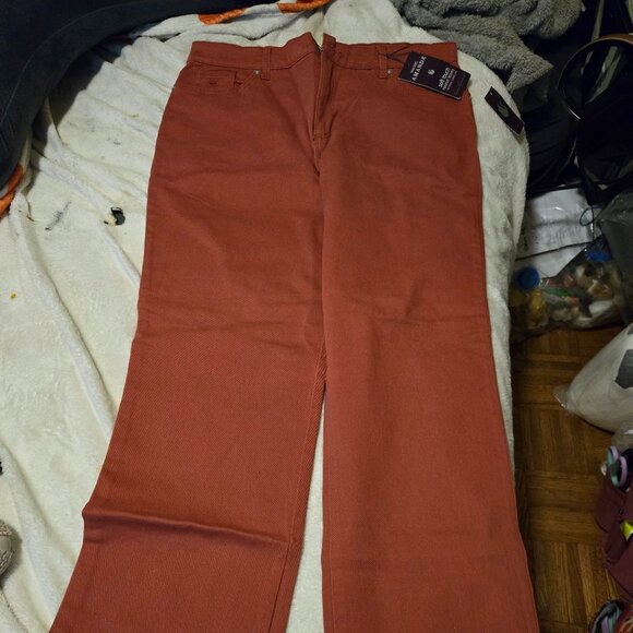 NWT Gloria Vanderbilt BrickRed Soft Tapered Leg Classic Fit Jeans Women Size 16S - Picture 2 of 4